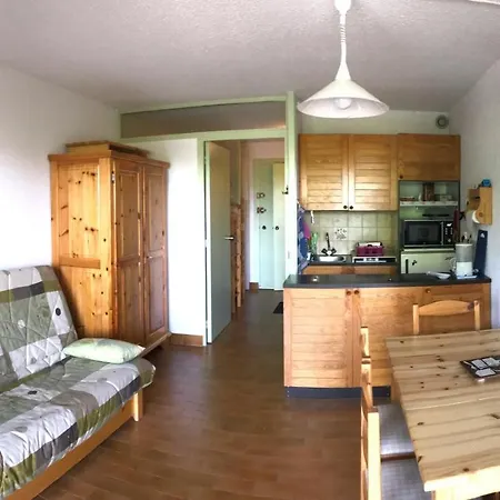 Apartment 4 Personnes Rez De Jardin A 05260 *